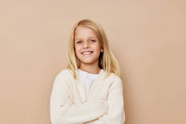 Menina bonito feliz moda bebê roupas crianças estilo de vida conceito — Fotografia de Stock