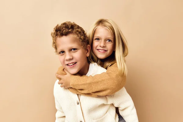 Niños juntos en suéteres diversión ropa casual —  Fotos de Stock