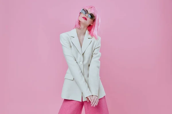 Portrait Charming Lady Wearing Sunglasses Pink Hair Posing High Quality — Stock Photo, Image