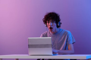 oyuncu çevrimiçi oyunlar pozitif eğlence İnternet izole arkaplan