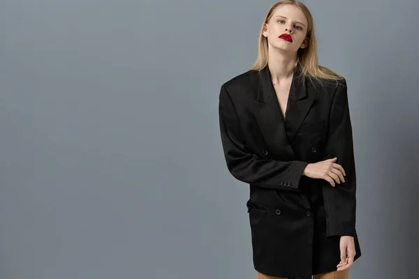 Fashionable woman fashion makeup in black jacket studio model unaltered — Stock Photo, Image
