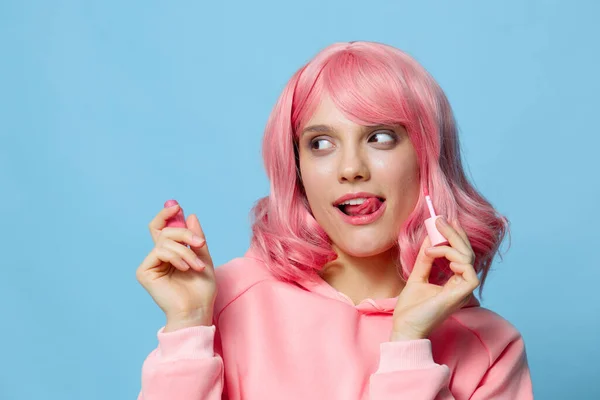 아름다운 립글로스 분장 분홍빛 머리 분장 — 스톡 사진