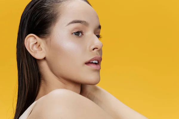 Jonge vrouw schoon huid gezondheid aantrekkelijk look cosmetologie close-up Lifestyle — Stockfoto