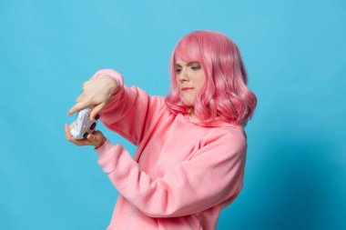 Oyun evi pembe kazaklı kadın eğlence yaşam tarzı modası