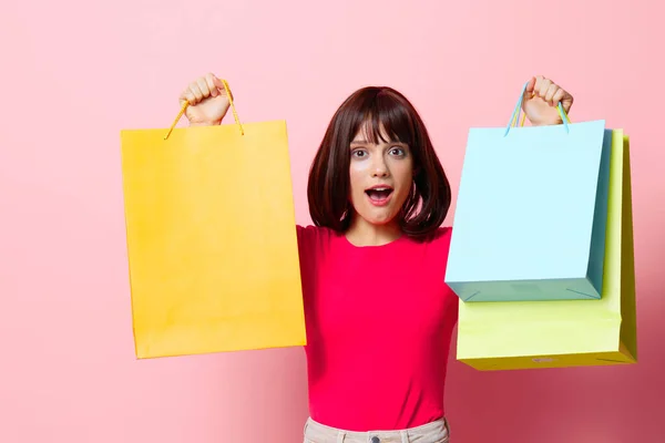 Portret femeie cumpărături emoții care prezintă bucurie izolat fundal — Fotografie, imagine de stoc