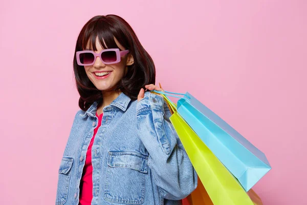 Όμορφη γυναίκα ψώνια στο κατάστημα διασκέδαση ψυχαγωγία Lifestyle μόδα — Φωτογραφία Αρχείου