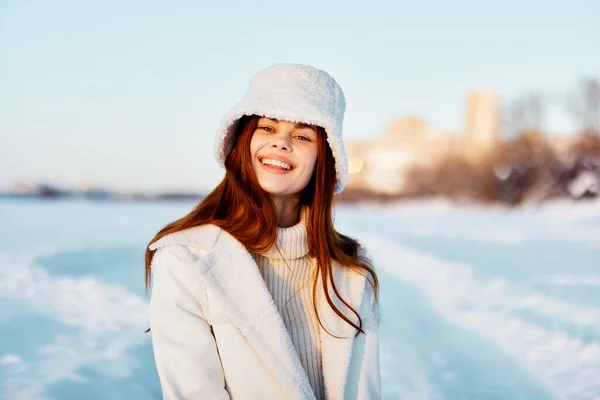 Young woman winter clothes walk snow cold vacation Lifestyle — Stock Photo, Image