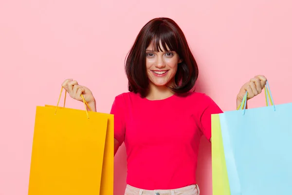 Kvinna med färgglada shoppingväskor Livsstil mode — Stockfoto