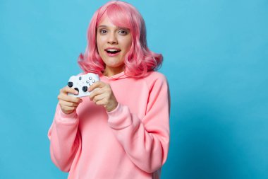 Portre kadın oyun oynuyor joystick eğlence yaşam tarzı moda