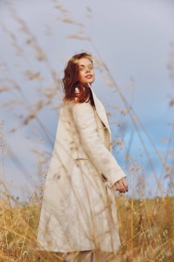 Kadın tarım doğası sonsuz tarlalar eker