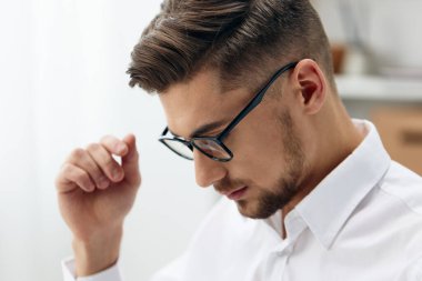 İş adamları bilgisayar işi İnternet resmi özgüven yöneticisi