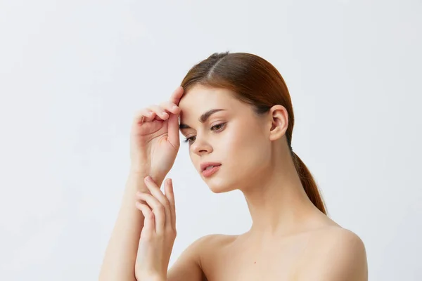 Retrato Mujer Pelo Rojo Sobre Fondo Aislado Foto Alta Calidad —  Fotos de Stock