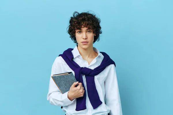 Student s knihou vysoká škola učení bunda oříznutý pohled — Stock fotografie