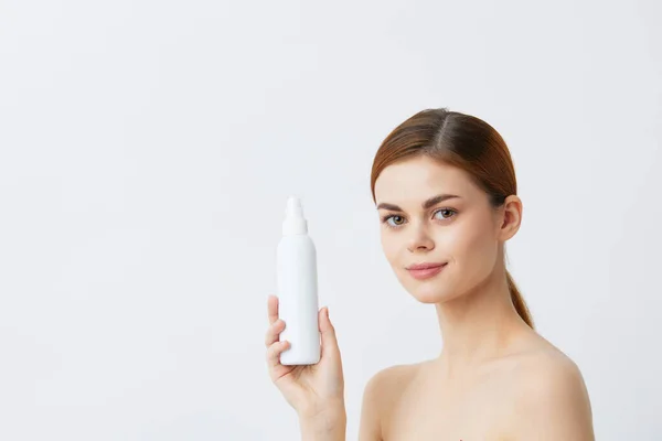 Hübsche Frau Körperlotion Verjüngung Kosmetik Nahaufnahme Lifestyle — Stockfoto