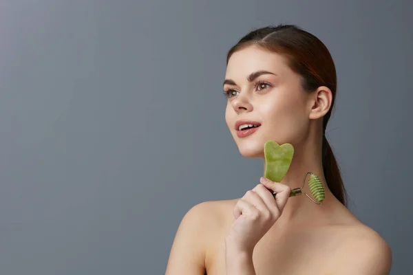 Beautiful Woman Jade Face Massager Isolated Background High Quality Photo — Stock Photo, Image