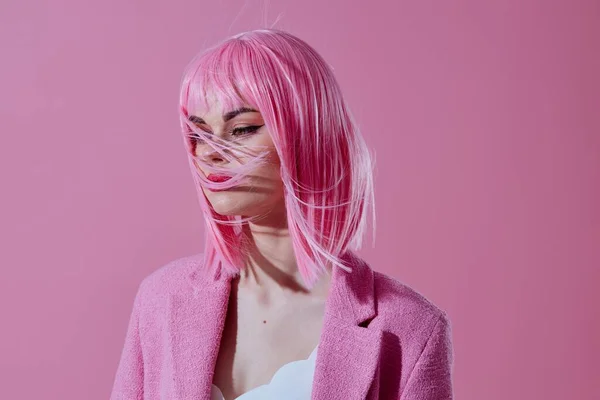 Kecantikan Mode Wanita Gaya Modern Rambut Merah Muda Bibir Merah — Stok Foto