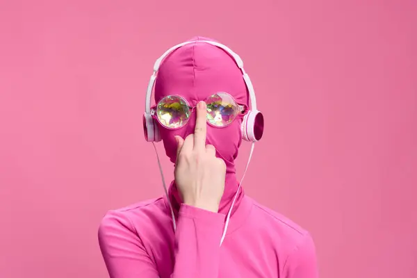 Foto Arte Creativo Conceptual Hombre Rosa Total Sobre Fondo Rosa — Foto de Stock