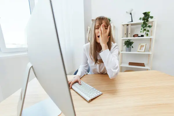 Upset Blonde Businesswoman Made Big Mistake Report Touch Face Makes — Stock Photo, Image