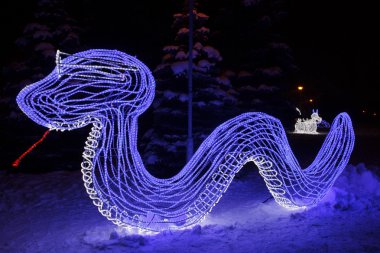 ışık yılan. Yılbaşı Dekorasyonu