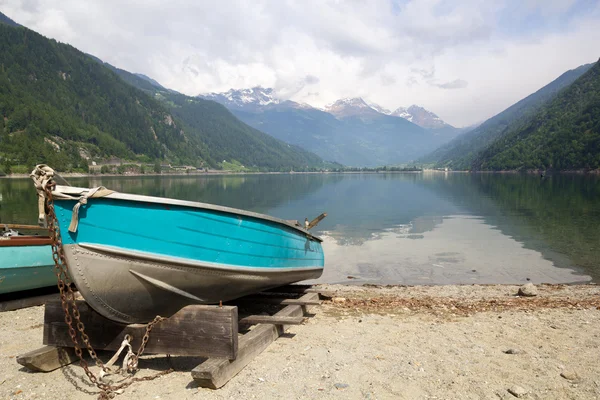 Lago di poschiavo İsviçre — Stok fotoğraf