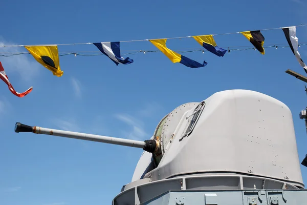 Gun on warship — Stock Photo, Image