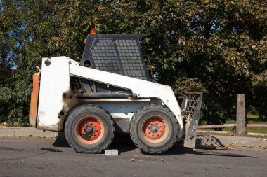 küçük Ekskavatör bobcat 