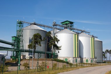 Biofuel tanks clipart