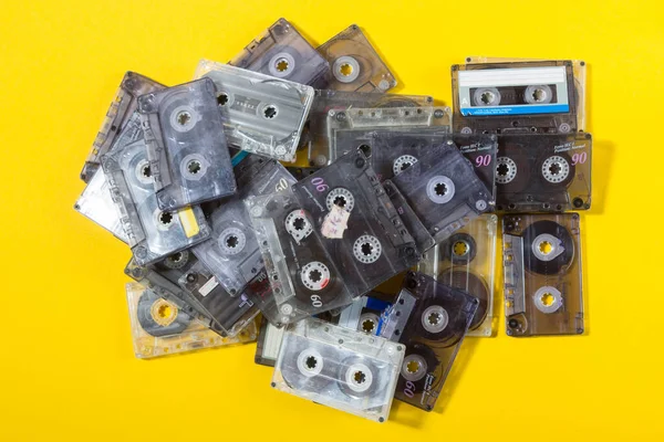 Pilha de cassetes de áudio compacto — Fotografia de Stock
