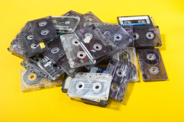 Pilha de cassetes de áudio compacto — Fotografia de Stock