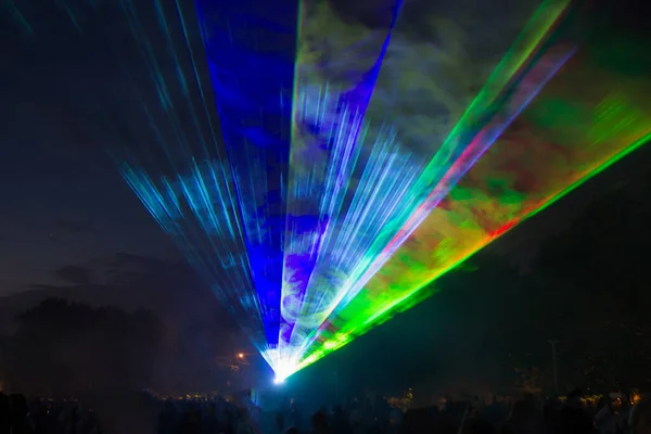 Зеленый Синий Лазерные Лучи Городе Park Celebrations Города — стоковое фото