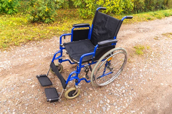 Cadeira Rodas Vazia Estrada Espera Dos Serviços Dos Pacientes Cadeira — Fotografia de Stock