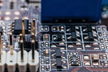 Devre tamiri. Elektronik donanım modern teknoloji. Anakart dijital kişisel bilgisayar çipi. Teknoloji bilimi geçmişi. Entegre iletişim işlemcisi. Bilgi mühendisliği bileşeni.