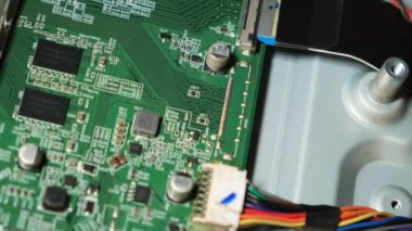 Devre tamiri. Elektronik donanım modern teknoloji. Anakart dijital kişisel bilgisayar çipi. Teknoloji bilimi geçmişi. Entegre iletişim işlemcisi. Bilgi mühendisliği bileşeni