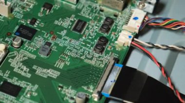 Devre tamiri. Elektronik donanım modern teknoloji. Anakart dijital kişisel bilgisayar çipi. Teknoloji bilimi geçmişi. Entegre iletişim işlemcisi. Bilgi mühendisliği bileşeni