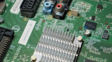 Devre tamiri. Elektronik donanım modern teknoloji. Anakart dijital kişisel bilgisayar çipi. Teknoloji bilimi geçmişi. Entegre iletişim işlemcisi. Bilgi mühendisliği bileşeni