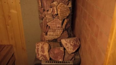 Geleneksel Finlandiya sauna saunasının iç detayları. Geleneksel eski Rus hamamı SPA konsepti. Rahatlayın köy banyosu konsepti