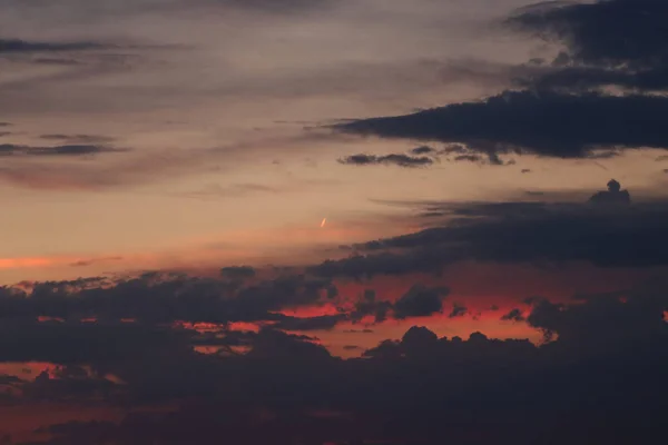 Небо Хмарами Захід Сонця Червоний — стокове фото