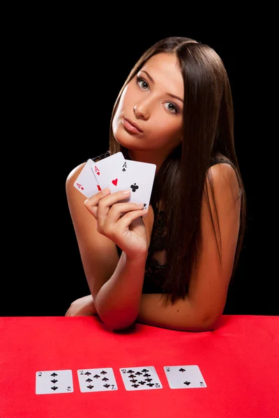 Jovem mulher jogando no jogo — Fotografia de Stock