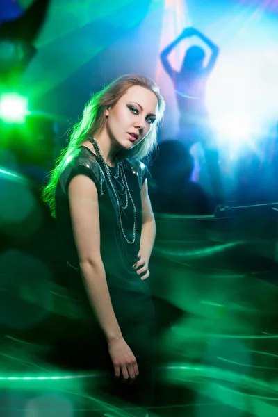 Clubber dancing and looking at camera — Stock Photo, Image