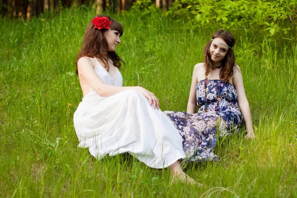 Young girls in the forest — Stock Photo, Image