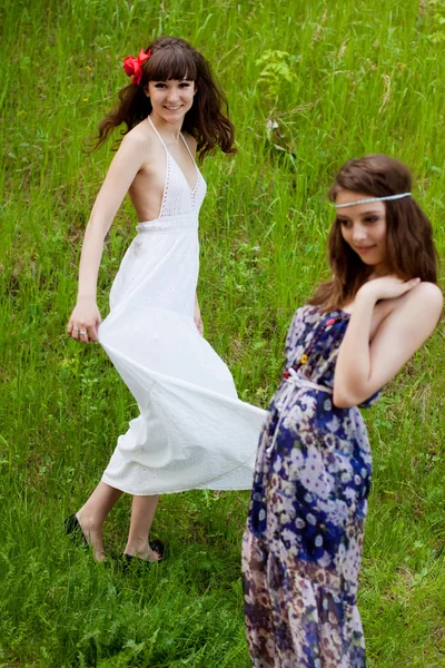 Young girls on the meadow — Stock Photo, Image