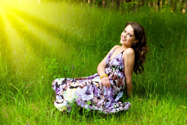 Young girl on the meadow — Stock Photo, Image