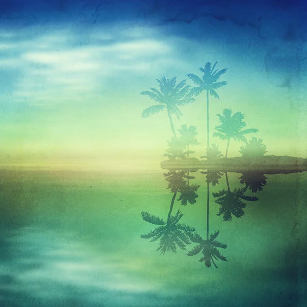 Море с островом и пальмами . — стоковое фото