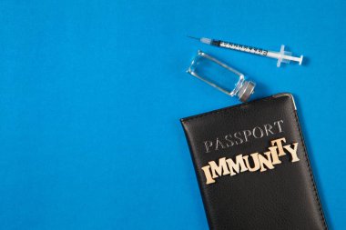 Bağışıklık pasaport sertifikası Coronavirus Covid-19, virüs pandemisine karşı aşı ya da tedaviden sonra tecridi durdurmak için. Pankart veya blog için düz dizayn kavramını kabul et.