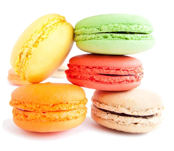 Sortiment av läckra och färgstarka franska macaron cookies och — Stockfoto