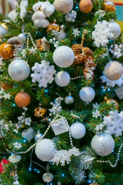 Decoraciones Navideñas Para Árbol Navidad Fondo Borroso Vacaciones — Foto de Stock