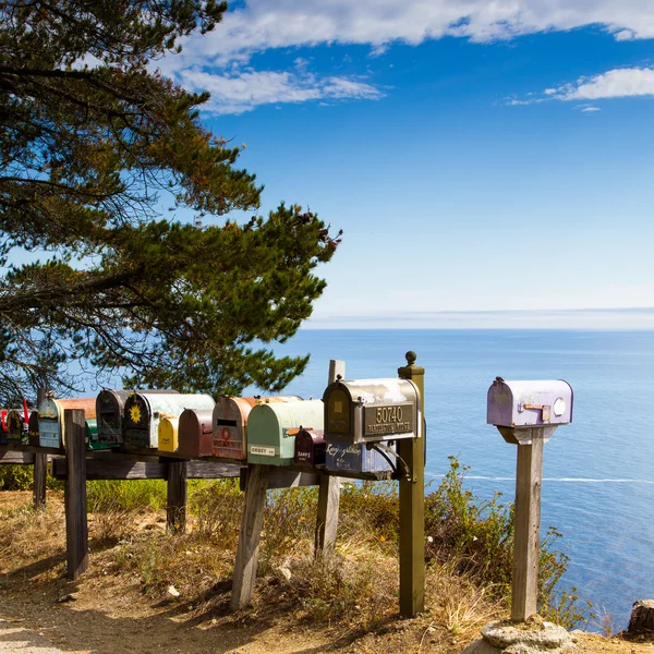 Grunge caixas de correio em uma linha — Fotografia de Stock