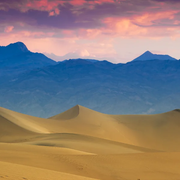 Dunes de sable dans le parc national de la Vallée de la Mort — Photo