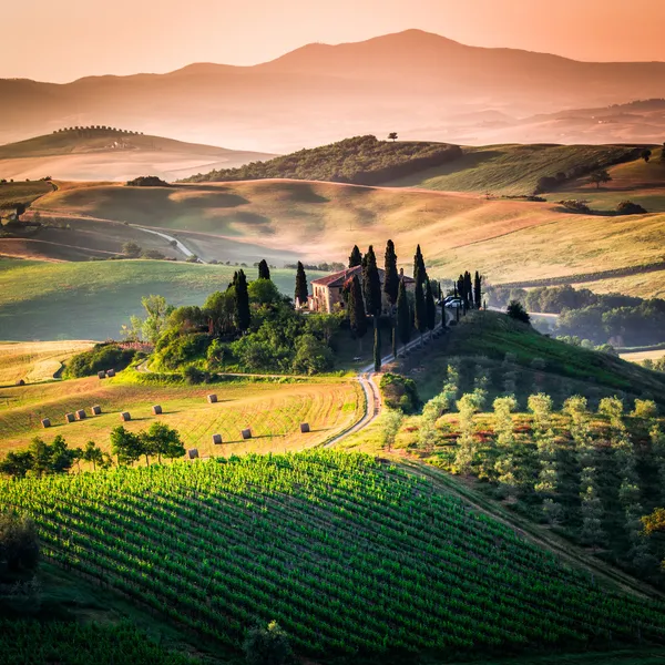 Тоскана - живописный пейзаж — стоковое фото