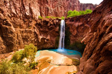Mooney, Havasupai Indian Reservation düşer